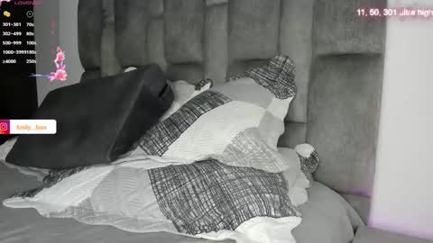 Snapshot of emily___fox chatting on March 3, 2026, 10:32 am Emily online show from March 3, 2026, 10:32 am