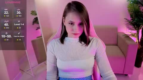 Snapshot of emily_bridget chatting on November 13, 2025, 5:12 pm Emily online show from November 13, 2025, 5:12 pm