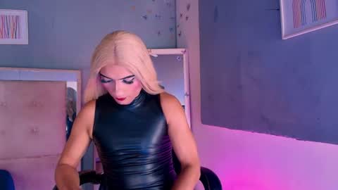 Snapshot of emily_castillo1_ chatting on July 2, 2026, 5:57 am emily_castillo1_ online show from July 2, 2026, 5:57 am