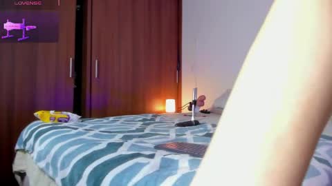 Snapshot of emily_cookk chatting on May 27, 2026, 5:26 am Emily online show from May 27, 2026, 5:26 am