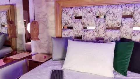 emily_dempsey online show from February 12, 2026, 7:09 pm