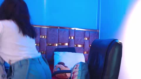 emily fox 3 online show from September 9, 2025, 3:28 am