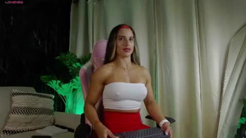 Snapshot of emily_foxx01 chatting on July 1, 2026, 12:12 am Emily foxx01 online show from July 1, 2026, 12:12 am