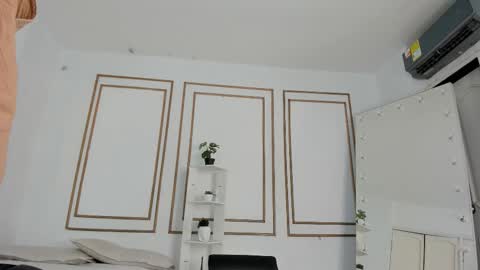 emily_gaviria1 online show from March 15, 2026, 12:22 pm