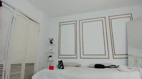 emily_gaviria1 online show from March 28, 2026, 12:16 pm