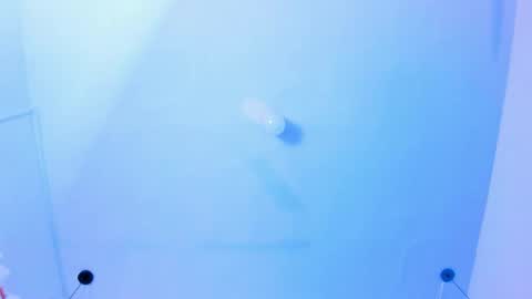 Emi  online show from March 6, 2025, 2:08 pm