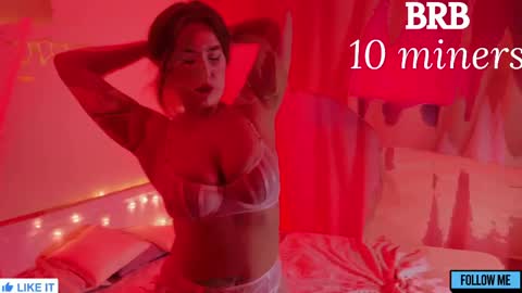 Snapshot of emily_gin chatting on May 18, 2026, 1:56 am EMILY online show from May 18, 2026, 1:56 am