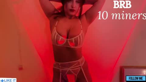 Snapshot of emily_gin chatting on May 18, 2026, 4:07 am EMILY online show from May 18, 2026, 4:07 am