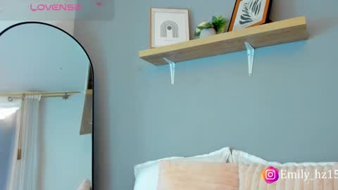 Snapshot of emily_haze chatting on February 15, 2025, 1:27 pm Emily online show from February 15, 2025, 1:27 pm