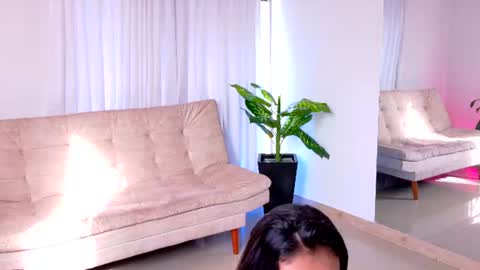 Emily online show from July 9, 2026, 1:04 pm