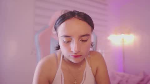 Snapshot of emily_jonexs_ chatting on February 10, 2026, 8:13 pm mily online show from February 10, 2026, 8:13 pm