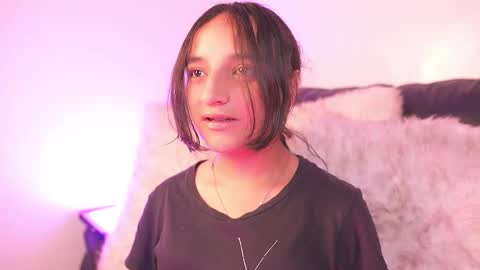 Snapshot of emily_jonexs_ chatting on February 26, 2026, 3:22 pm mily online show from February 26, 2026, 3:22 pm