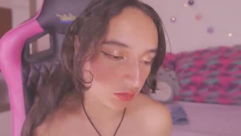 Snapshot of emily_jonexs_ chatting on July 17, 2026, 9:52 pm mily online show from July 17, 2026, 9:52 pm