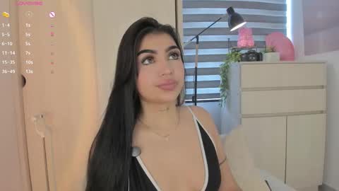 Snapshot of emily_kenner chatting on October 17, 2025, 11:57 am EmilyKenner Independent model online show from October 17, 2025, 11:57 am