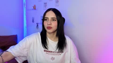 Snapshot of emily_lindey_ chatting on February 10, 2026, 3:43 am Emily Lindey online show from February 10, 2026, 3:43 am