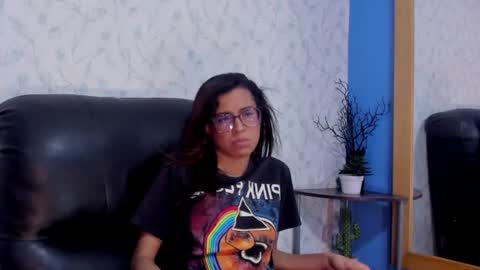 Snapshot of emily_loperaa chatting on July 3, 2026, 5:19 pm Emily online show from July 3, 2026, 5:19 pm