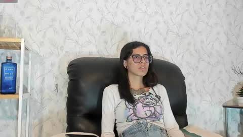 Snapshot of emily_loperaa chatting on July 24, 2026, 9:35 pm Emily online show from July 24, 2026, 9:35 pm
