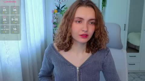 Snapshot of emily_lune chatting on May 11, 2026, 2:17 am Emily online show from May 11, 2026, 2:17 am