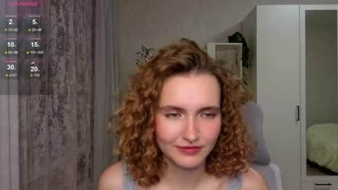 Snapshot of emily_lune chatting on July 19, 2026, 5:49 pm Emily online show from July 19, 2026, 5:49 pm