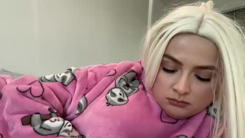 emily_morning_dew online show from January 19, 2026, 1:37 pm