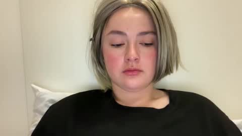 Snapshot of emily_morning_dew chatting on April 28, 2026, 3:00 am emily_morning_dew online show from April 28, 2026, 3:00 am