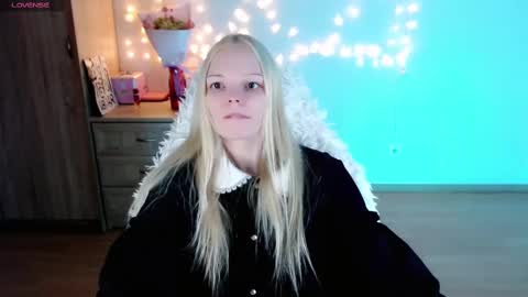 Lia online show from March 2, 2025, 11:42 pm