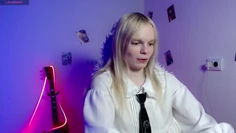 Lia online show from March 13, 2026, 5:19 pm