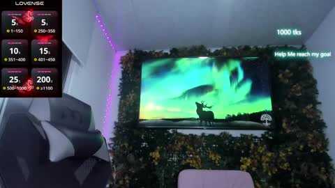 Snapshot of emily_palmeer chatting on June 8, 2026, 10:15 am emily_palmeer online show from June 8, 2026, 10:15 am