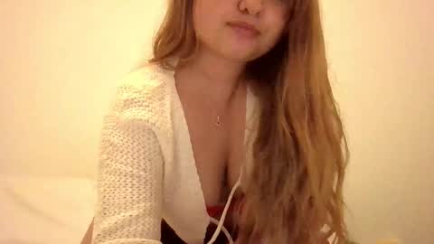 Snapshot of emily_ravee chatting on October 15, 2025, 11:16 pm Emily online show from October 15, 2025, 11:16 pm