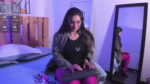 Snapshot of emily_sartre chatting on May 14, 2026, 8:26 pm Emilly online show from May 14, 2026, 8:26 pm