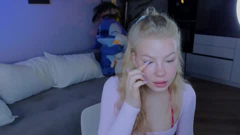 Snapshot of emily_shepard chatting on June 11, 2026, 2:33 am emily shepard online show from June 11, 2026, 2:33 am