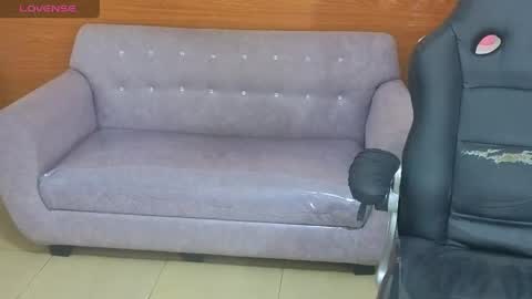 emily_smith_t online show from April 26, 2026, 12:47 pm