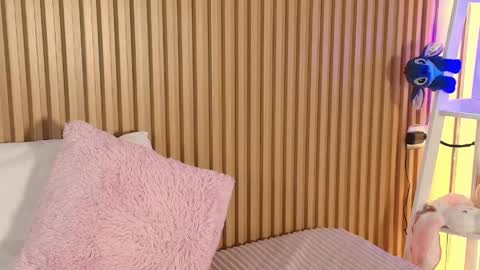 Snapshot of emily_sweett12 chatting on May 1, 2026, 1:26 pm Emily online show from May 1, 2026, 1:26 pm