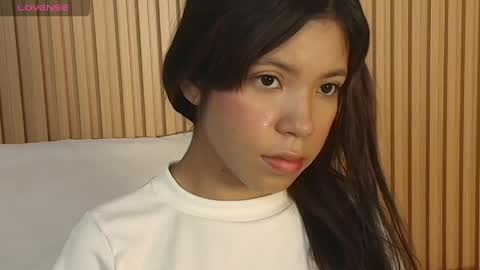 Snapshot of emily_sweett12 chatting on June 2, 2026, 12:07 pm Emily online show from June 2, 2026, 12:07 pm