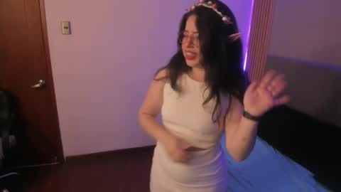 Snapshot of emily_tulip chatting on May 29, 2026, 11:19 am Vanesa online show from May 29, 2026, 11:19 am