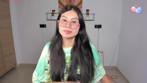 Emi online show from April 21, 2026, 9:50 pm