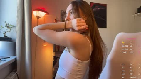 Lia online show from April 27, 2026, 7:50 am