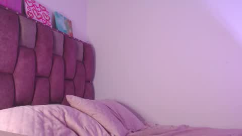 emily_w2 online show from October 26, 2025, 3:45 am