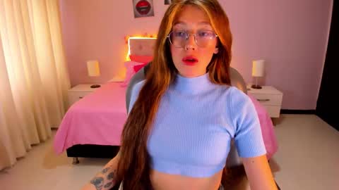 Snapshot of emily_warren__ chatting on February 5, 2026, 8:35 pm emily_warren__ online show from February 5, 2026, 8:35 pm