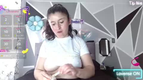 Snapshot of emily_white00 chatting on June 9, 2026, 9:15 pm emily online show from June 9, 2026, 9:15 pm