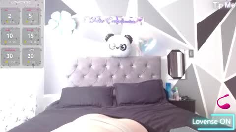 Snapshot of emily_white00 chatting on June 13, 2026, 6:06 pm emily online show from June 13, 2026, 6:06 pm