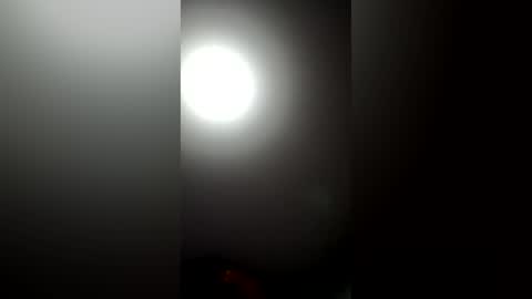 Snapshot of emily_white00 chatting on August 8, 2026, 10:01 pm emily online show from August 8, 2026, 10:01 pm