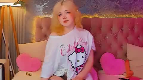 Snapshot of emilyangels chatting on April 22, 2026, 6:49 am Baby Emelli online show from April 22, 2026, 6:49 am