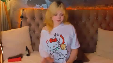 Snapshot of emilyangels chatting on May 6, 2026, 6:41 am Baby Emelli online show from May 6, 2026, 6:41 am