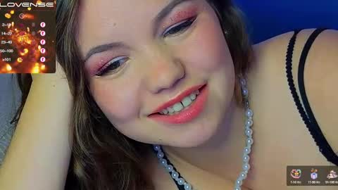 Snapshot of emilyart_ chatting on December 22, 2024, 9:09 pm artist Emily online show from December 22, 2024, 9:09 pm