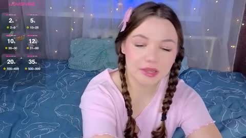 artist Emily online show from December 17, 2025, 2:06 am