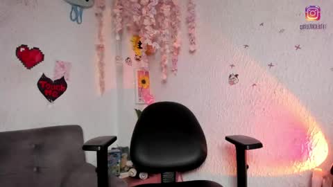 Emily online show from April 18, 2026, 6:28 am