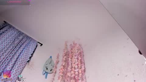 Snapshot of emilycollei chatting on June 8, 2026, 11:21 am Emily online show from June 8, 2026, 11:21 am