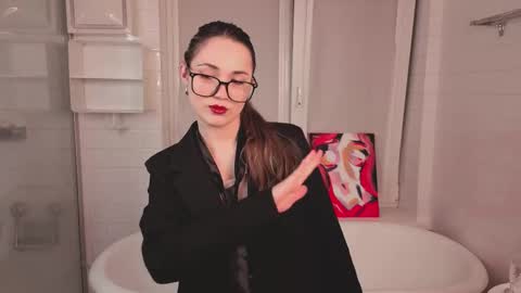 Emily online show from November 24, 2025, 6:51 pm