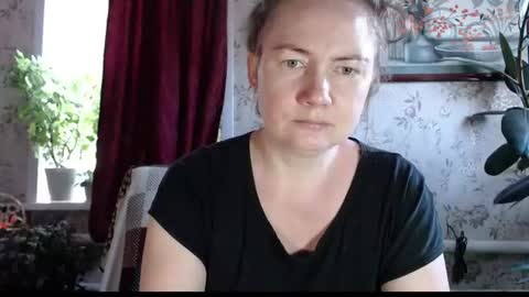 Snapshot of emilydoth chatting on June 17, 2026, 8:17 am EmilyDoth online show from June 17, 2026, 8:17 am